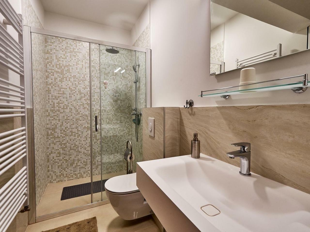 Eva Rooms & Studio Apartment Karlovac Exterior photo