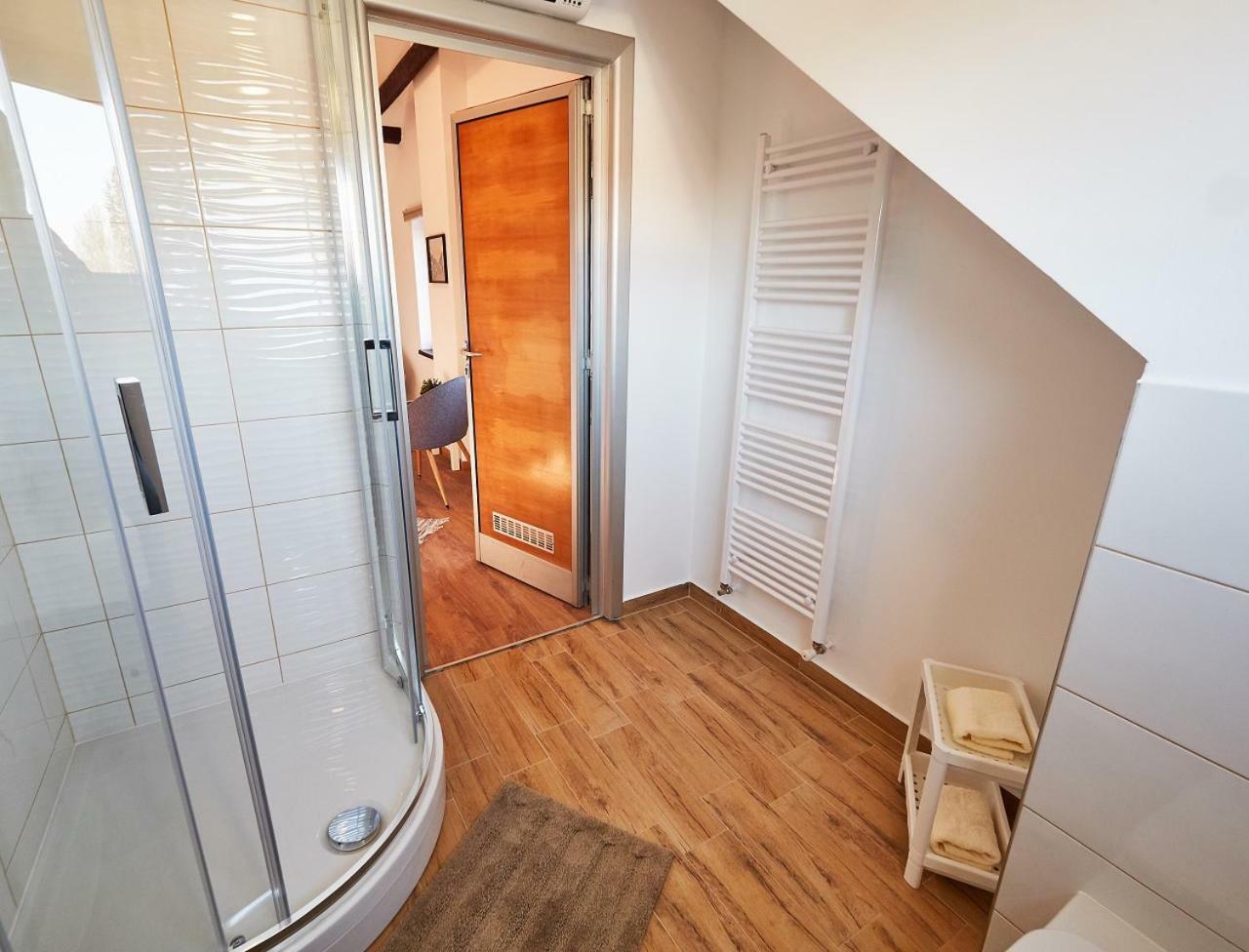 Eva Rooms & Studio Apartment Karlovac Exterior photo